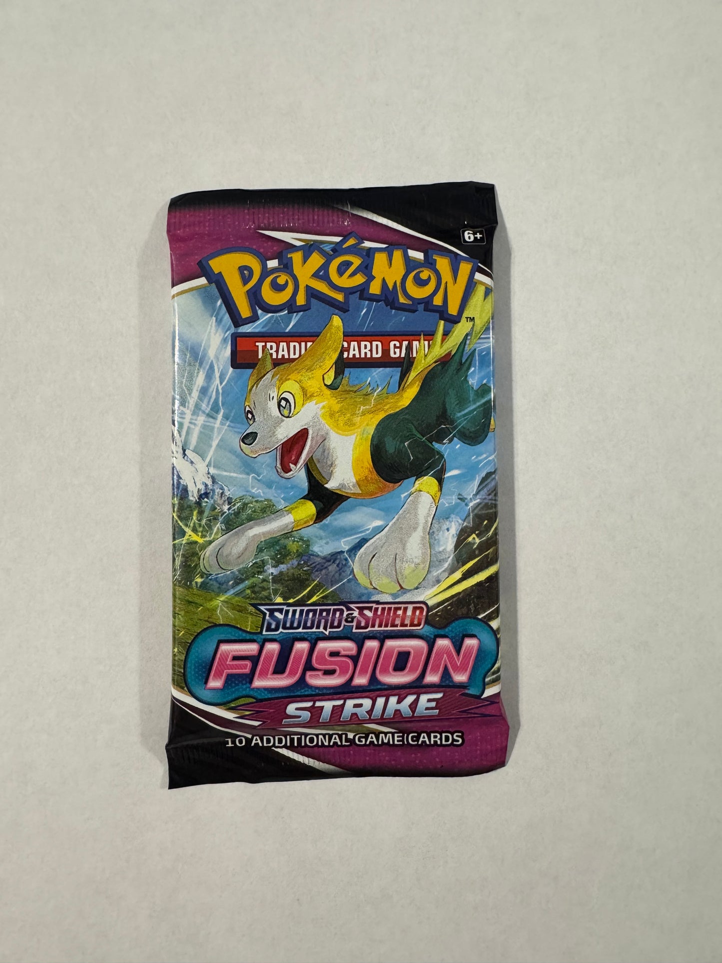 Fusion Strike Booster Pack - SWSH08: Fusion Strike